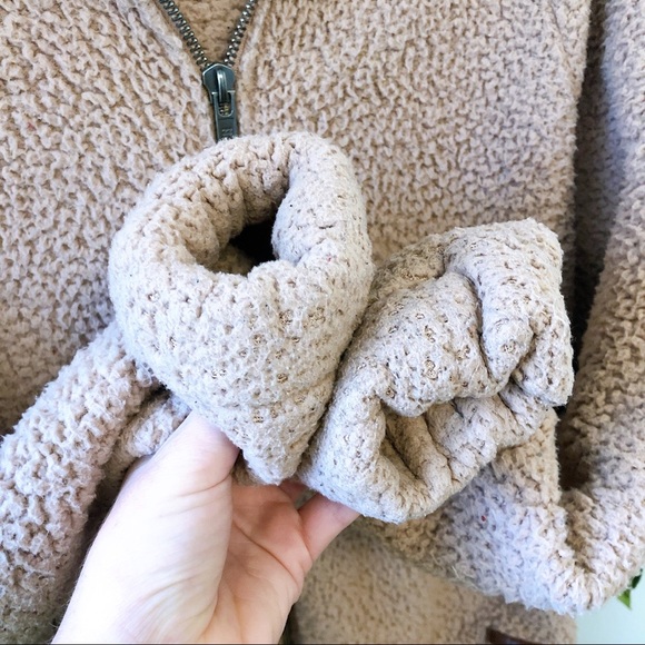 Billabong // Pink Teddy Bear Sweater // size Medium - Picture 4 of 6